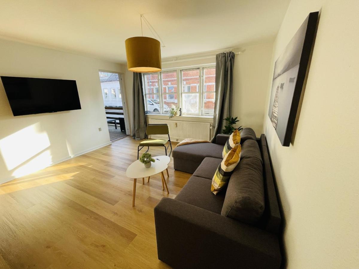 Aday - Central Terrace Apartment In Hjorring ภายนอก รูปภาพ